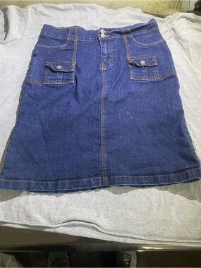 Milly Jeans Girls Size 7 Blue Denim Cargo Knee-Length Skirt Pockets Belt Loops